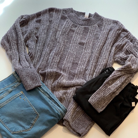 Chennill Sweater - Picture 1 of 1
